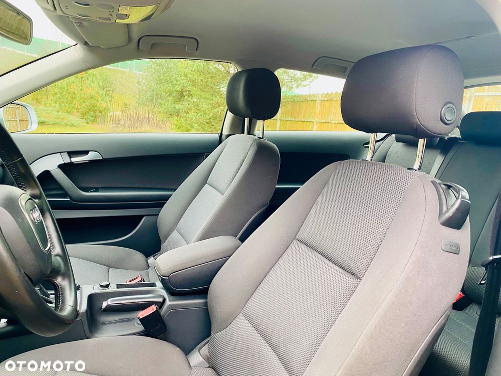 Audi A3 3-drzwiowe 1.2 TFSI Ambiente - 32