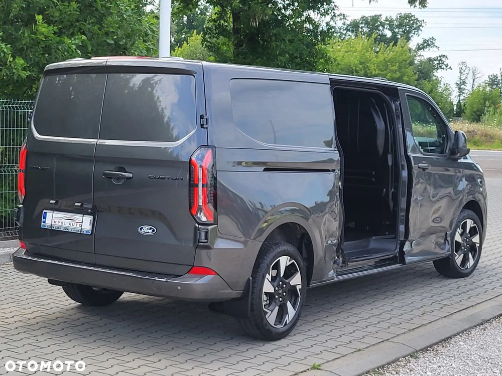 Ford Tranzit Custom - 4