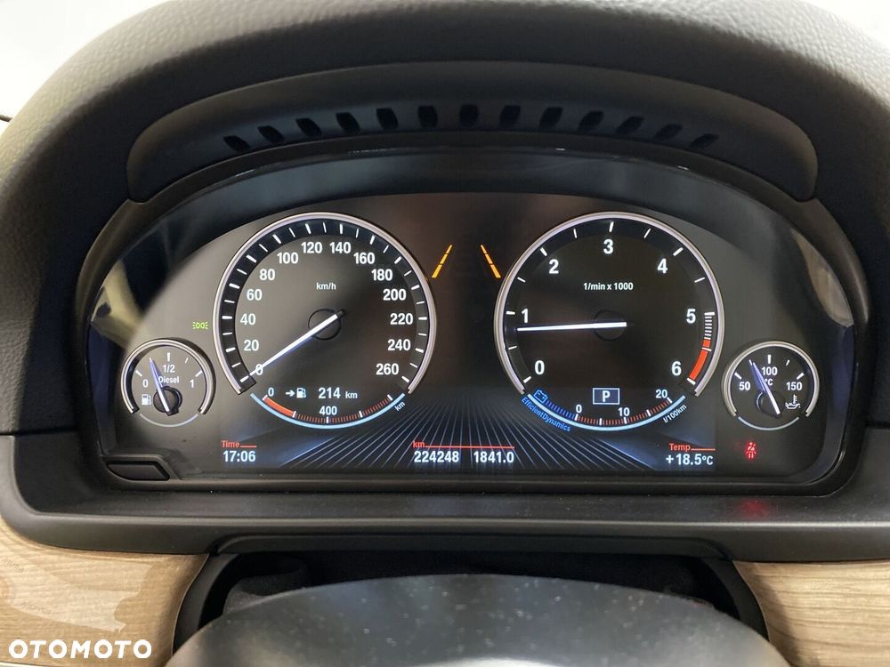 BMW Seria 5 525d Luxury Line - 27