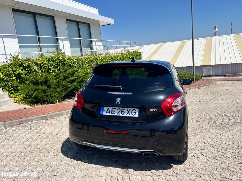 Peugeot 208 GTI 200 THP - 17
