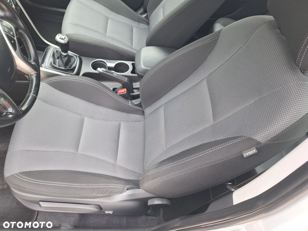 Hyundai i30 blue 1.6 GDI Trend - 19