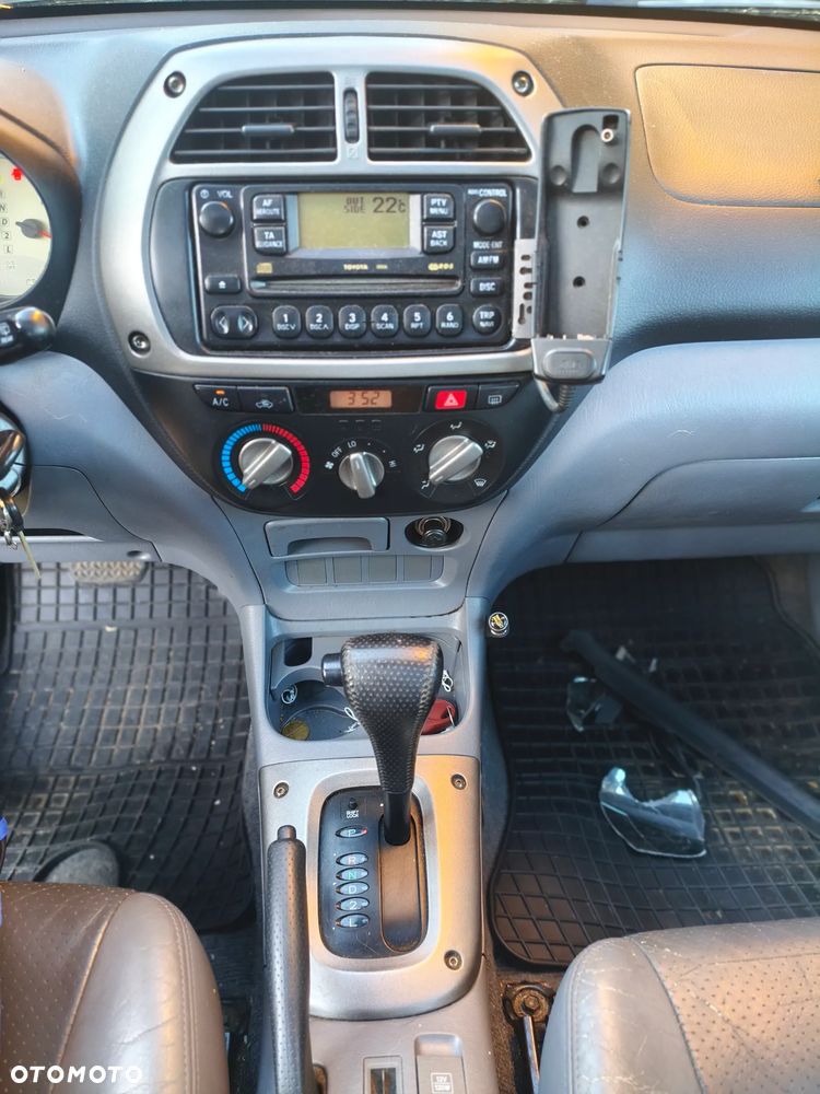 Toyota RAV4 2.0 VVT-i Prestige - 17