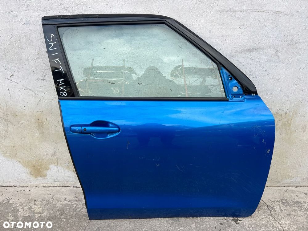 SUZUKI SWIFT MK8 DRZWI PRZEDNIE PRZÓD PRAWE KOMPLETNE DEMONTAŻ - 1