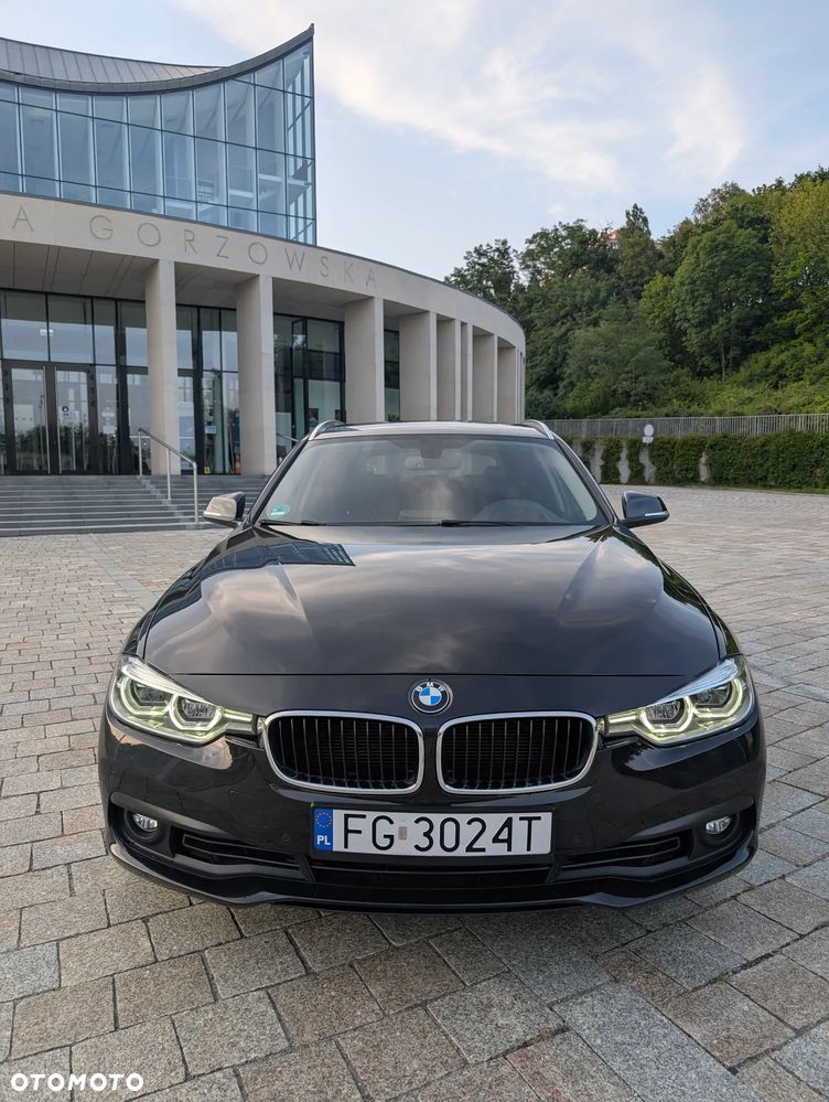 BMW Seria 3 318i - 3