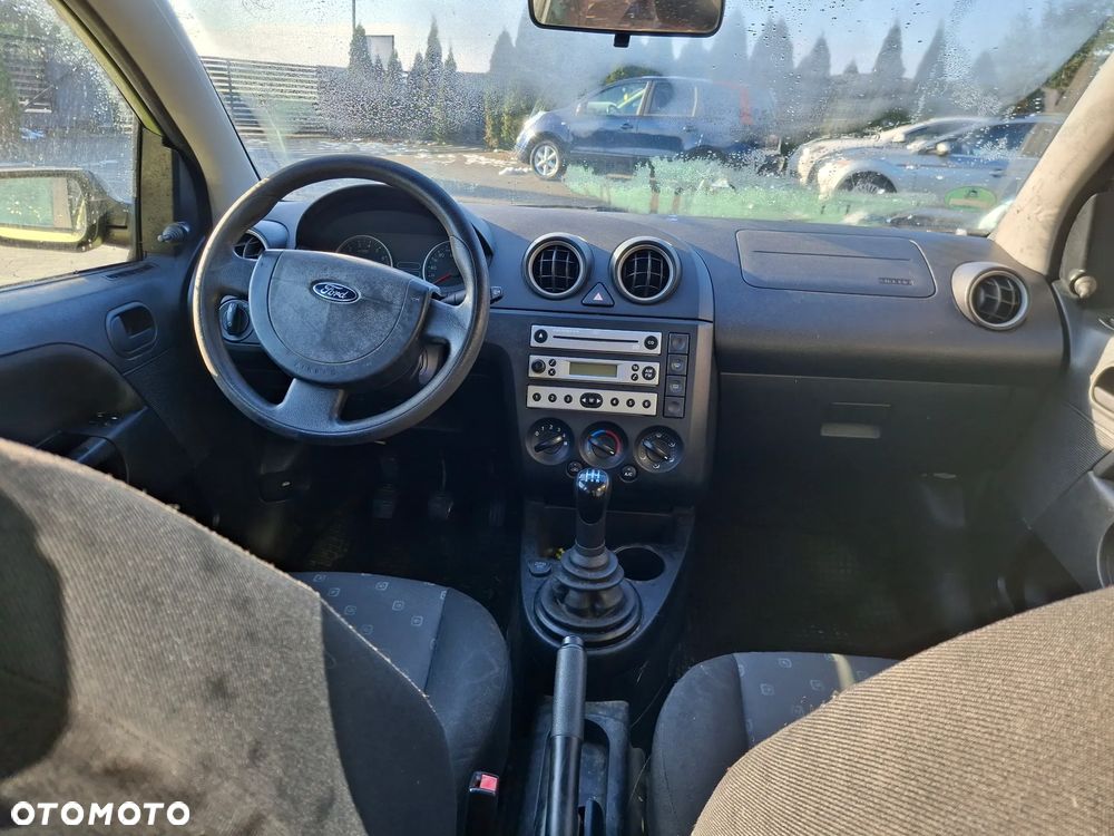 Ford Fiesta 1.3 Futura - 8