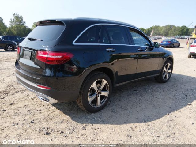 Mercedes-Benz GLC 300 4-Matic - 4