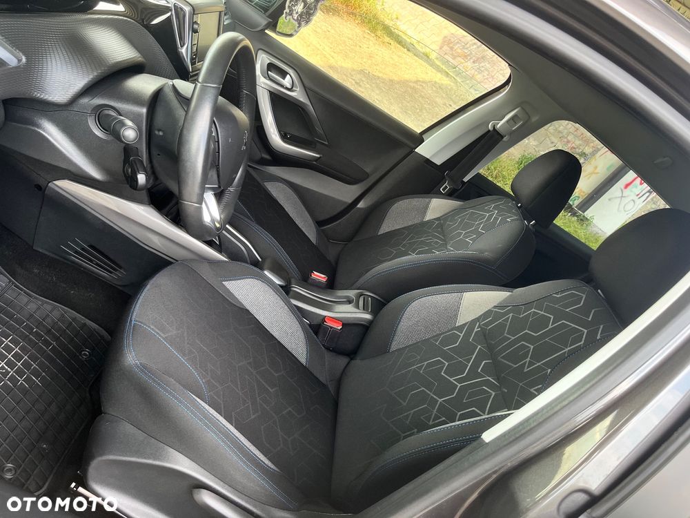 Peugeot 2008 - 13
