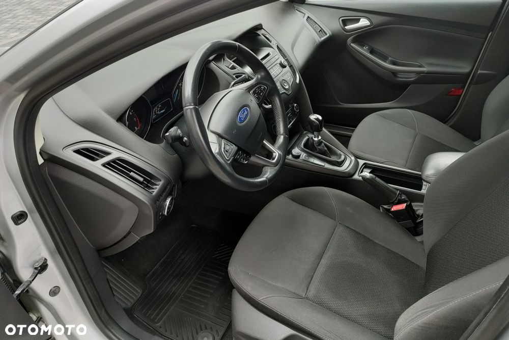 Ford Focus 1.0 EcoBoost Titanium - 9