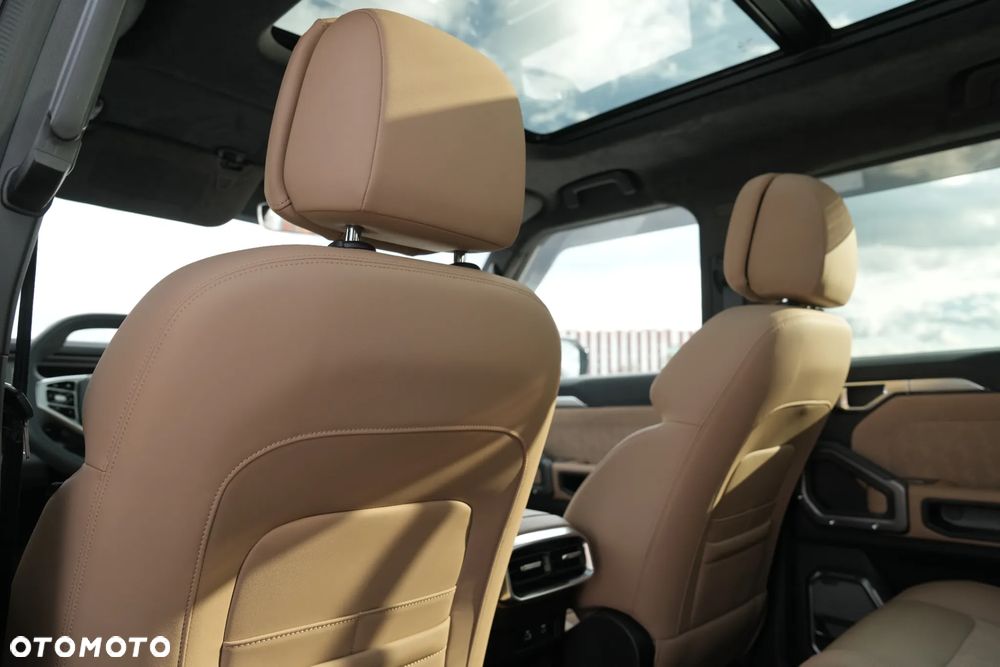 Jetour Traveller - 12