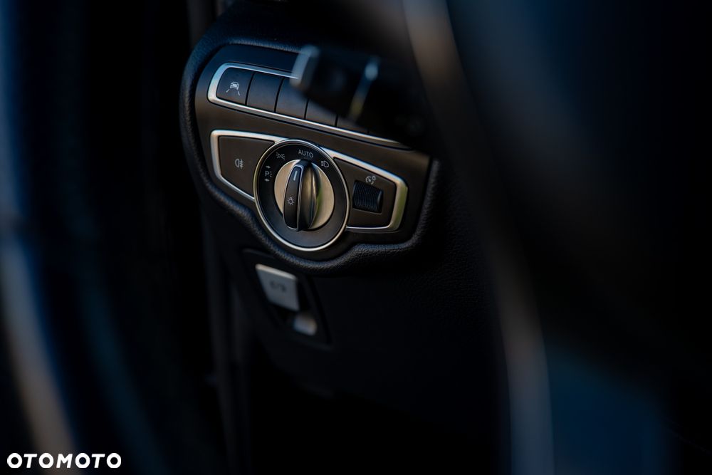Mercedes-Benz Klasa V 220 d 9G-Tronic - 17