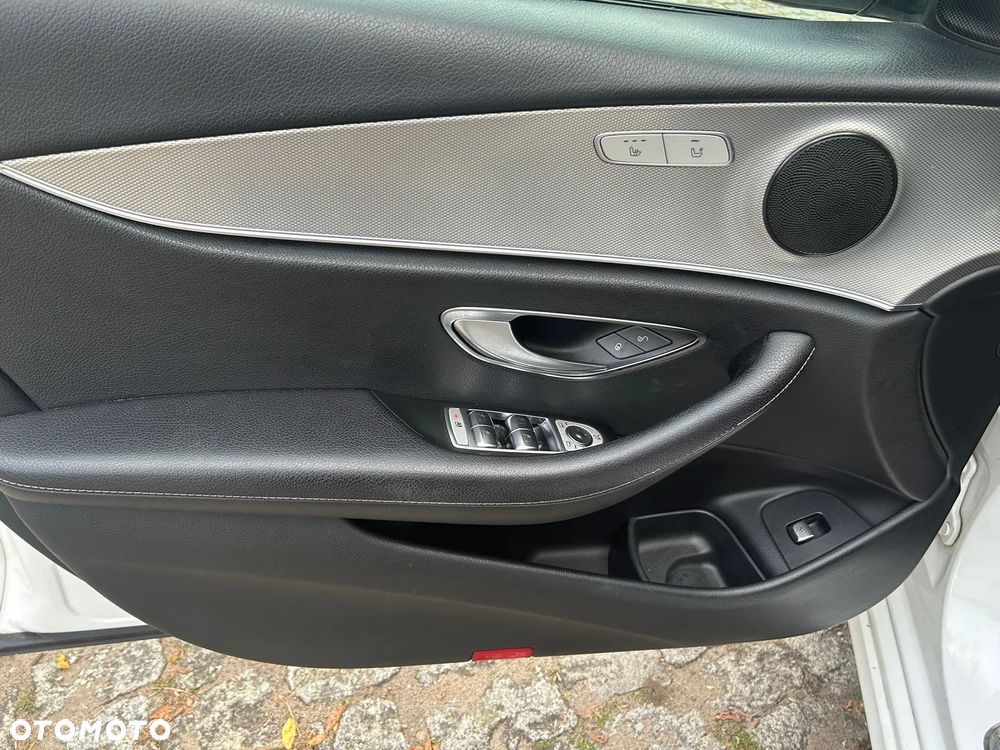 Mercedes-Benz Klasa E 220 d 9G-TRONIC - 24