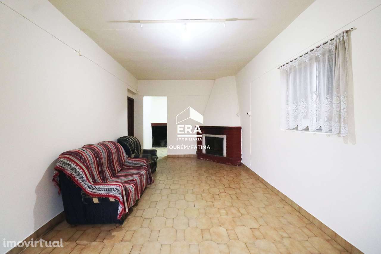 Moradia T4 implantada num terreno com 310 m2 em Rio de Couros - Grande imagem: 3/24