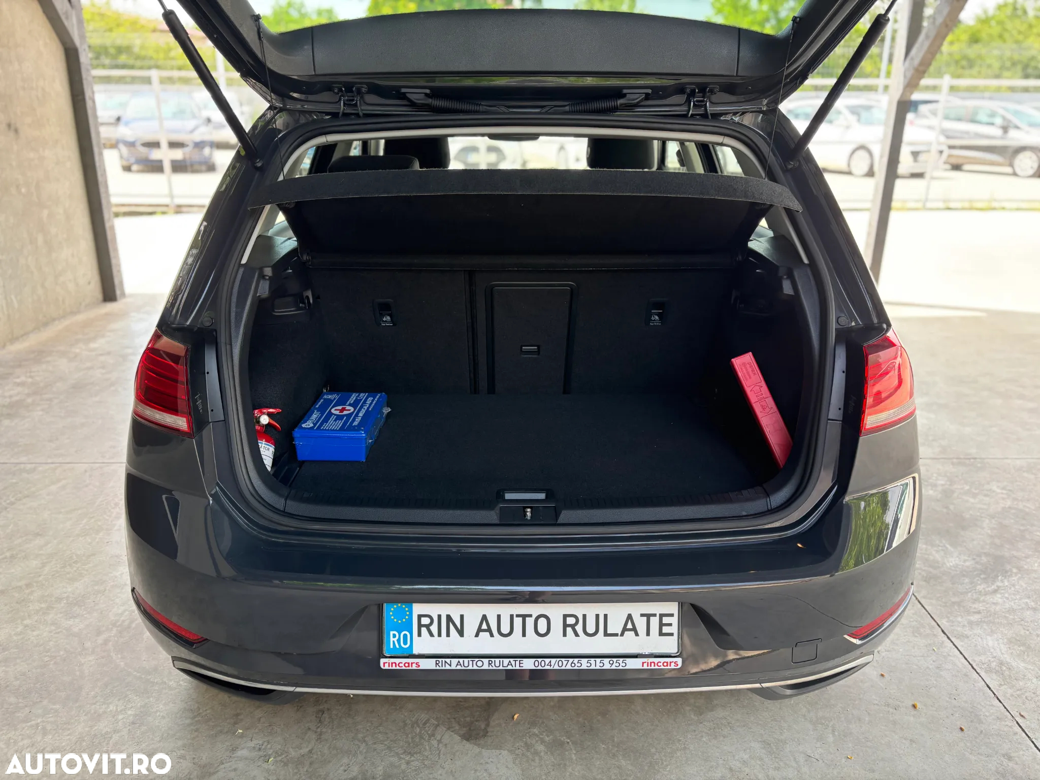 Volkswagen Golf 1.6 TDI Comfortline - 10