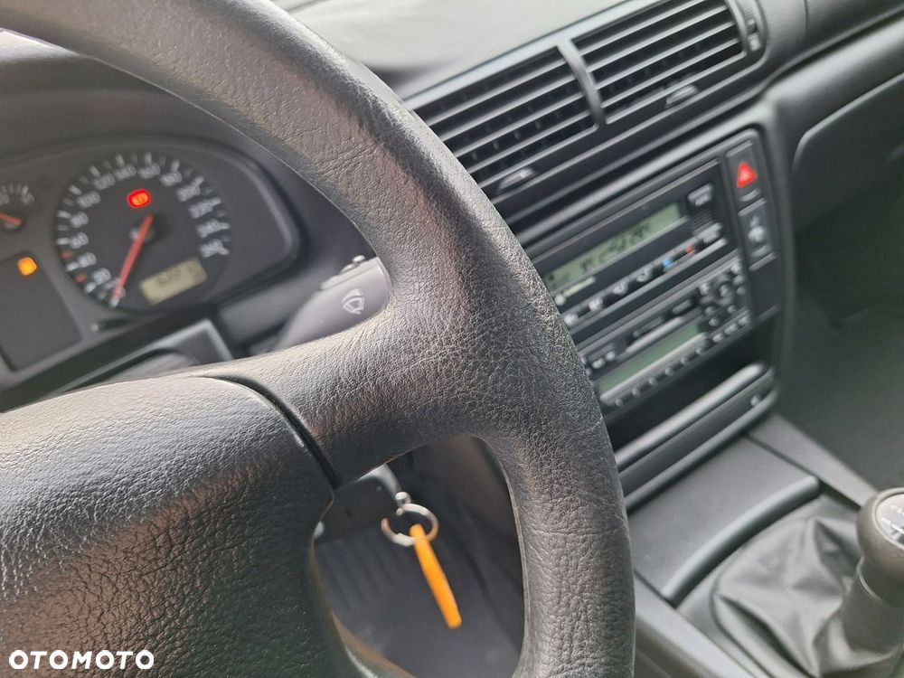 Volkswagen Passat - 29