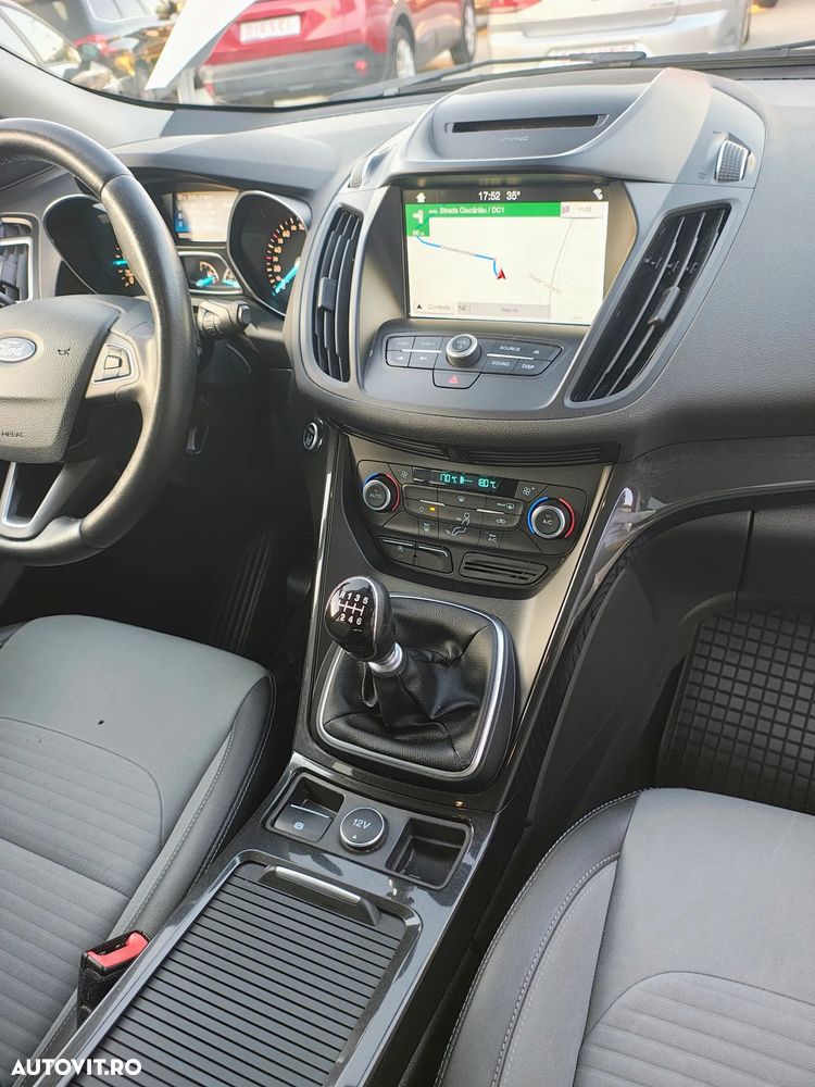 Ford Kuga 1.5 TDCi 2x4 Titanium - 23