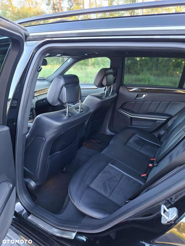 Mercedes-Benz Klasa E 300 CDI BlueEff - 14