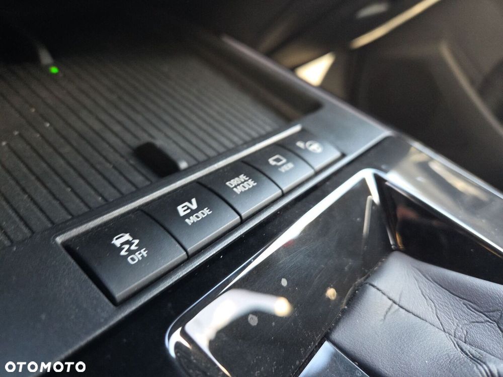 Toyota Corolla Cross 2.0 Hybrid Executive - 28