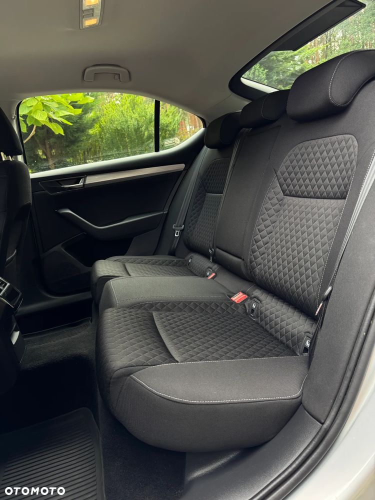 Skoda Superb 2.0 TDI SCR Ambition DSG - 15