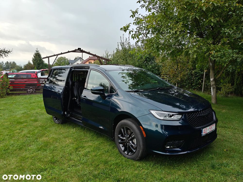 Chrysler Pacifica - 3