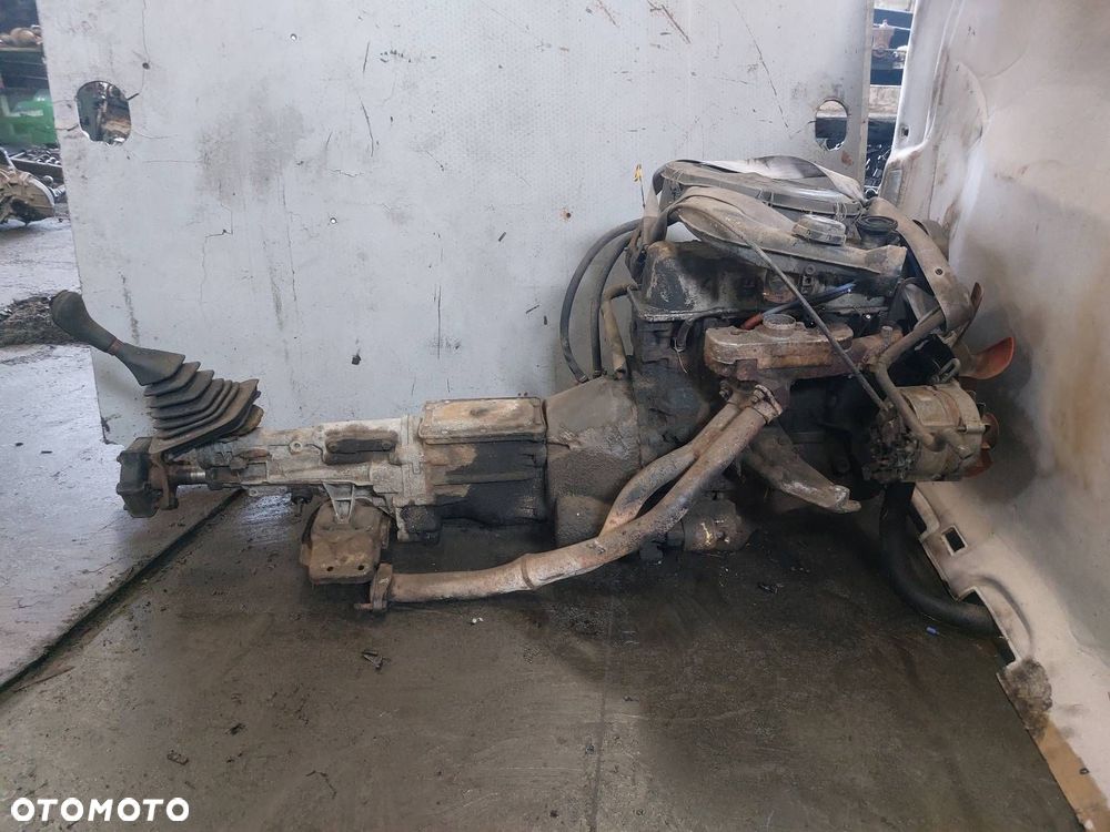 SILNIK BENZYNOWY + KOMPLETNY OSPRZĘT + SKRZYNIA FORD SIERRA I 1.6 B - 2