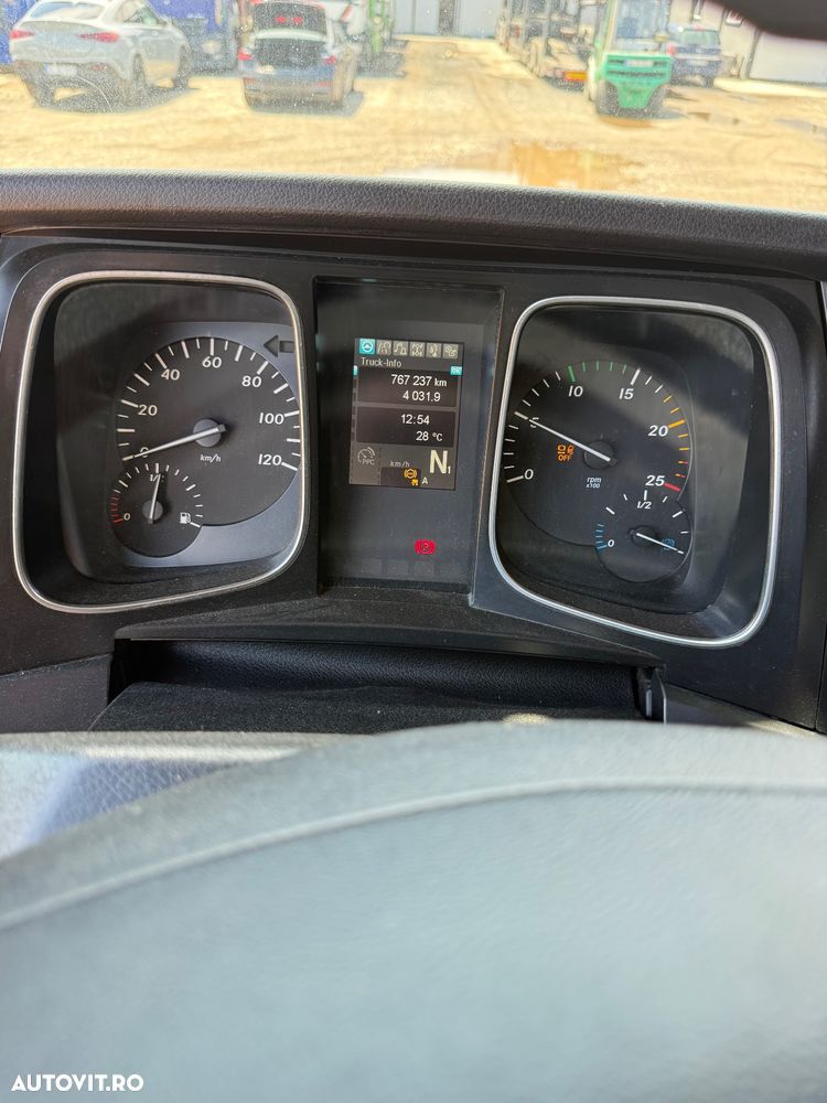 Mercedes-Benz Actros - 16