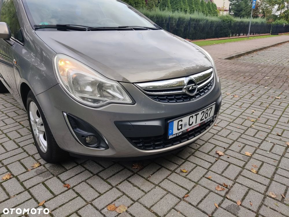 Opel Corsa 1.4 16V 150 Jahre - 11