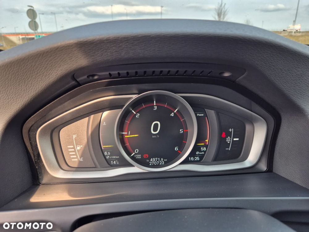 Volvo S60 D2 Momentum - 29