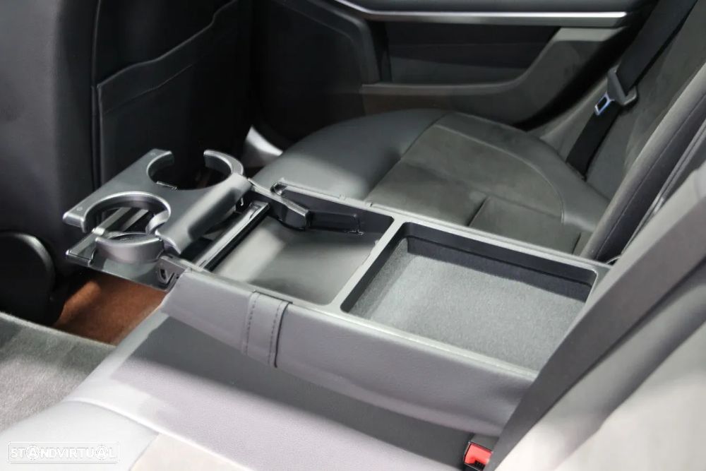 Mercedes-Benz E 250 BlueTEC Avantgarde Auto. - 35