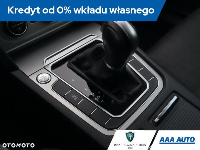 Volkswagen Passat - 24