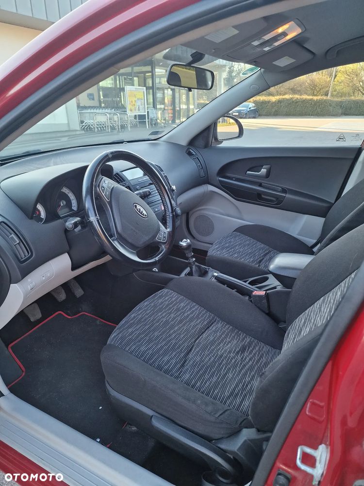 Kia Ceed 1.4 CVVT LX Basis - 6