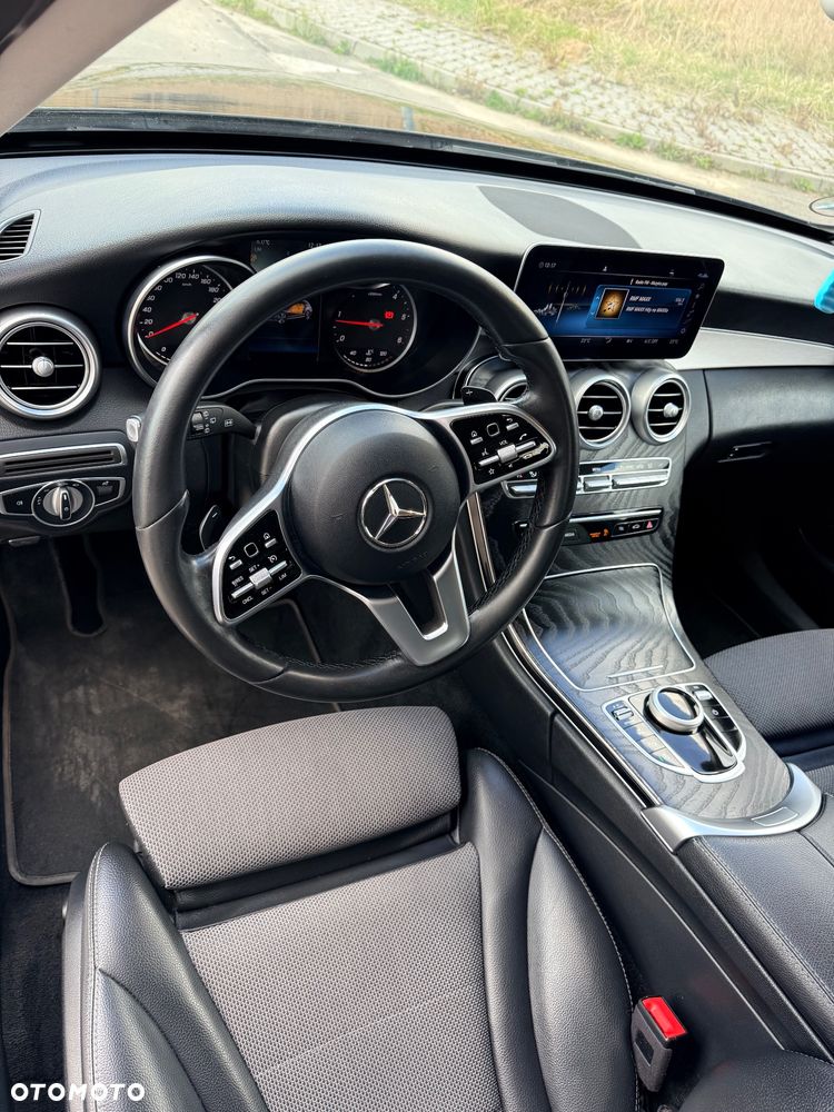 Mercedes-Benz Klasa C 220 d 4Matic 9G-TRONIC Avantgarde - 22