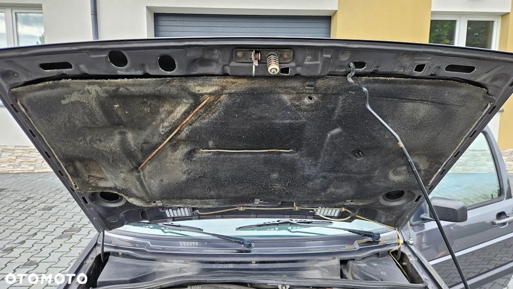 Volkswagen Golf 1.6 GL D - 34