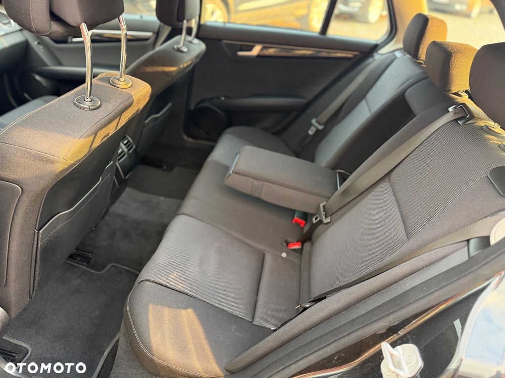 Mercedes-Benz Klasa C 200 (BlueEFFICIENCY) - 7