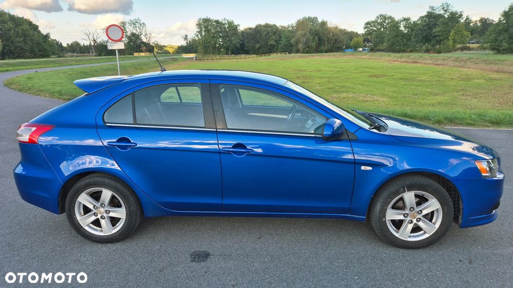 Mitsubishi Lancer 1.8 Invite - 11