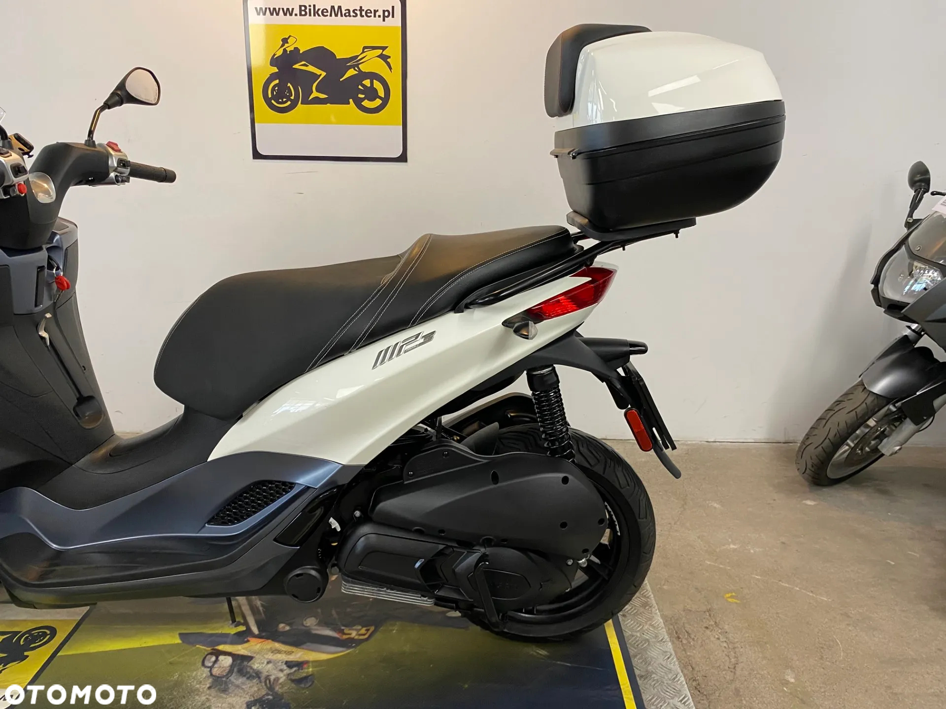 Piaggio MP-3 - 18