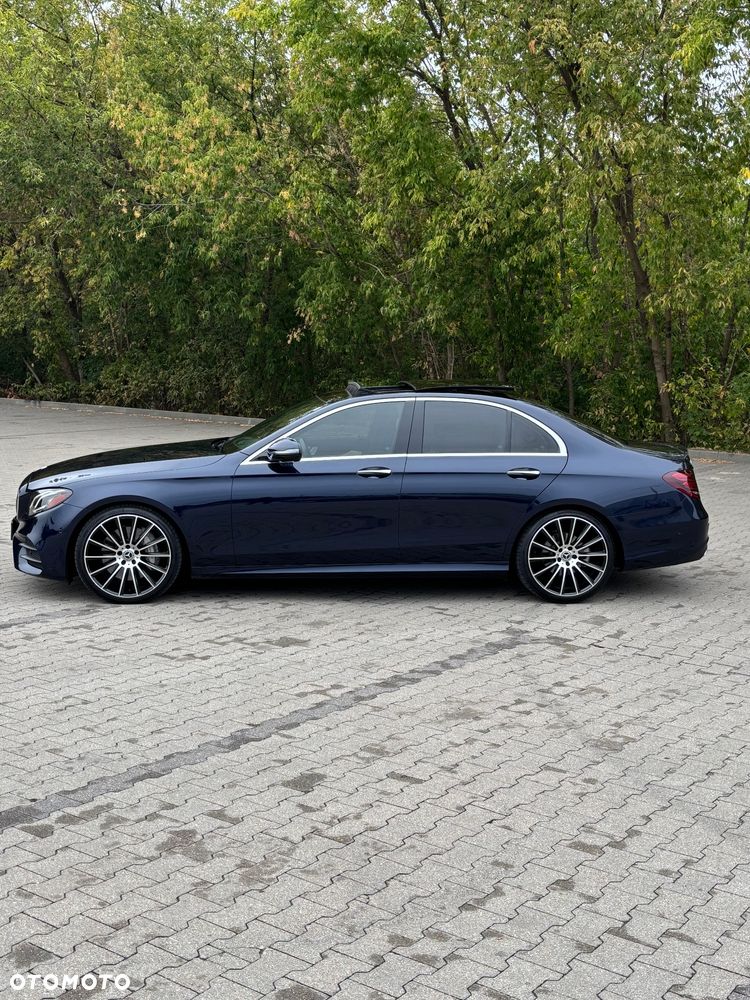 Mercedes-Benz Klasa E 300 9G-TRONIC AMG Line - 3