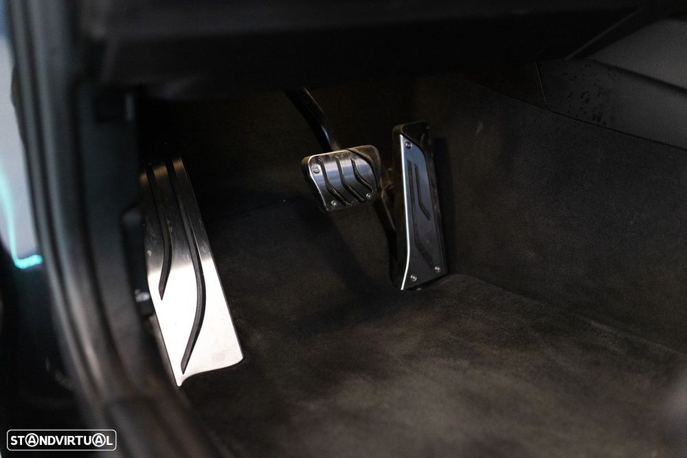 BMW 320 d Auto Pack M - 25