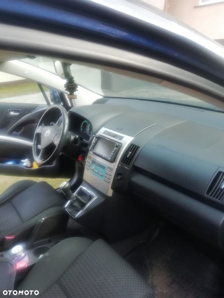 Toyota Corolla Verso - 5