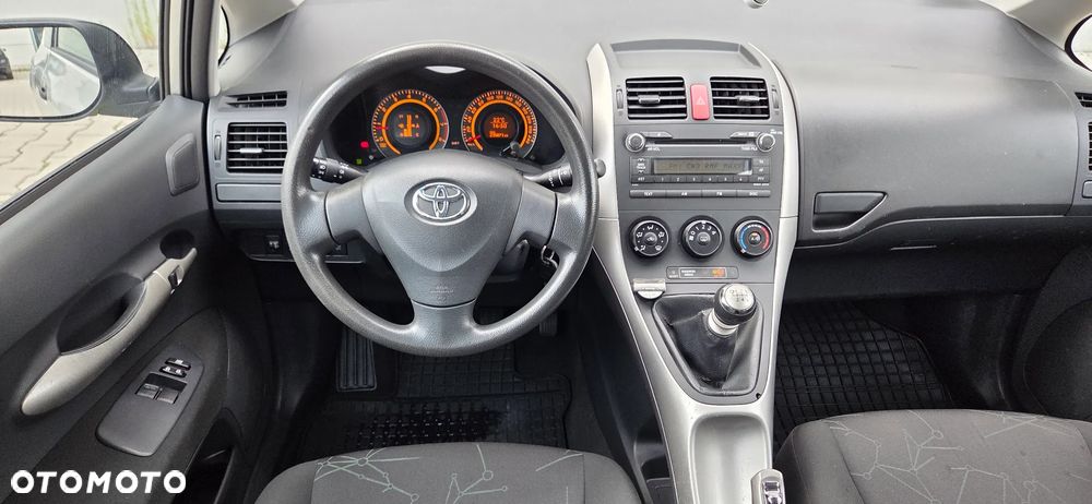 Toyota Auris 1.33 VVT-i Life - 33