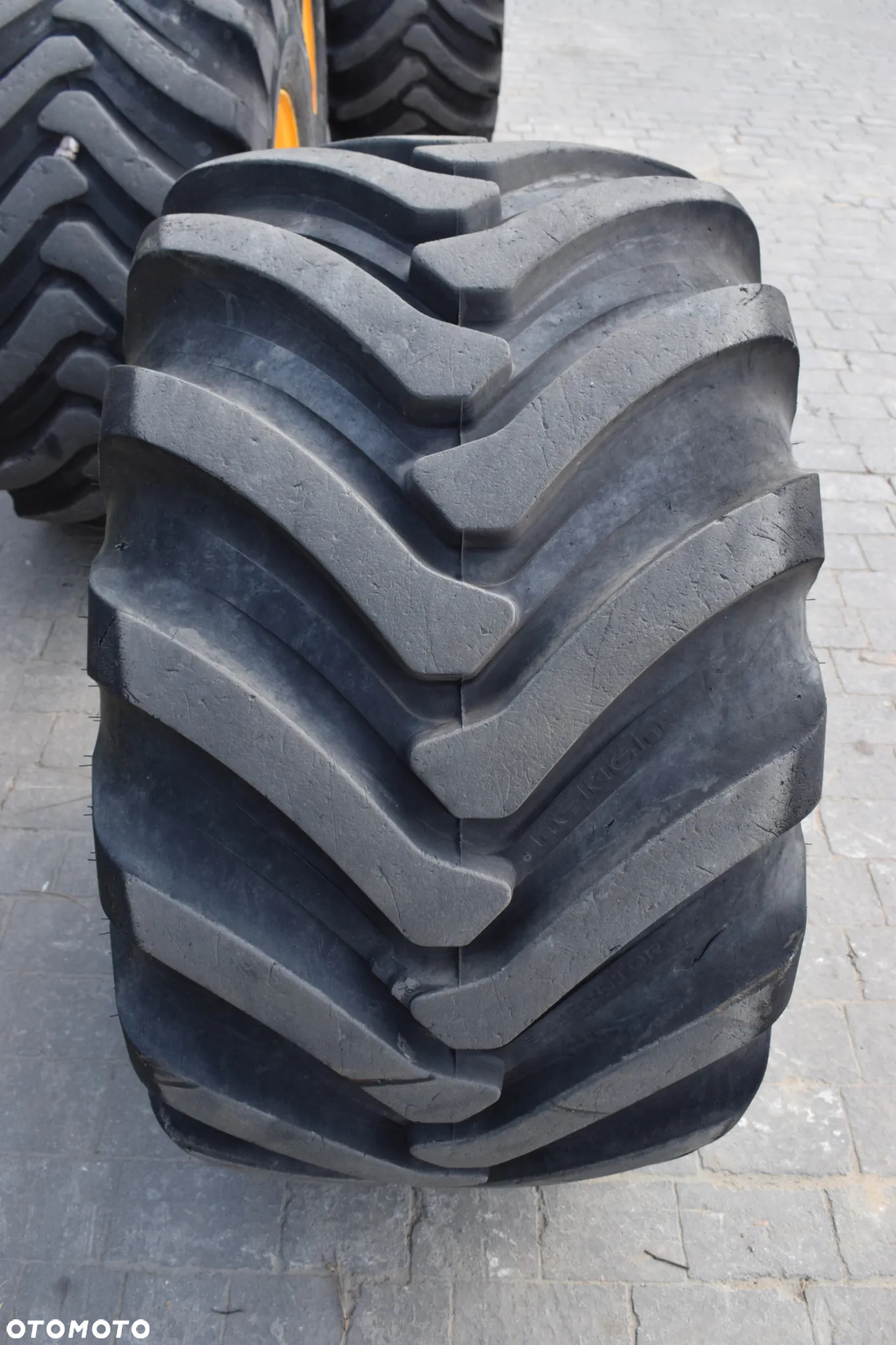 Koła R22.5 Nokian 600/50- 22.5 do koparki opony balony 24 płótna - 24