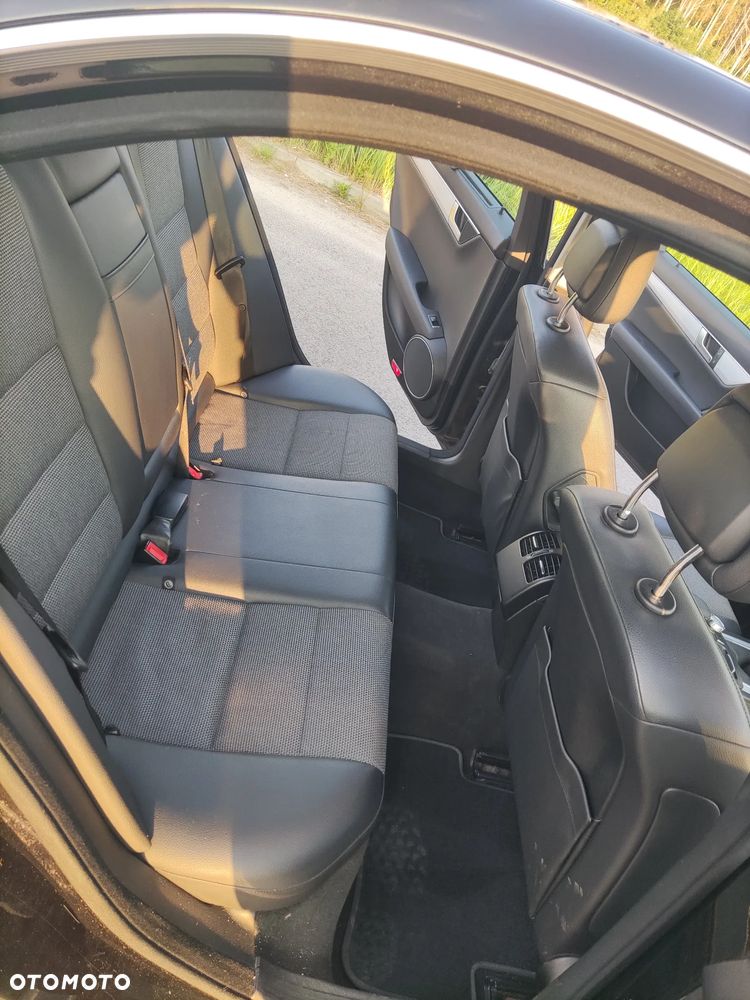 Mercedes-Benz Klasa C 180 BlueEFFICIENCY Avantgarde - 25