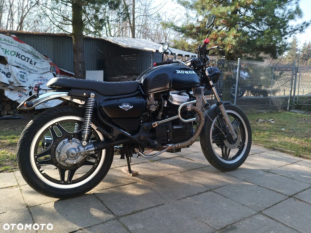 Honda CX - 6