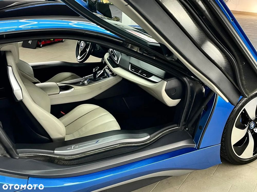 BMW i8 Standard - 8