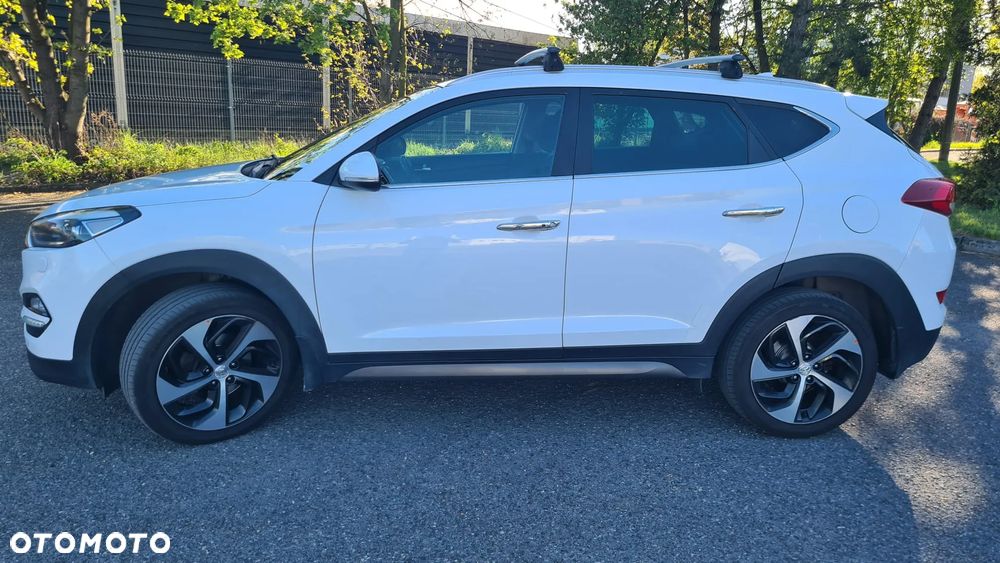 Hyundai Tucson 1.7 CRDI BlueDrive Style 2WD - 4