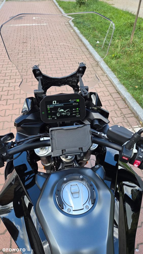BMW XR - 18