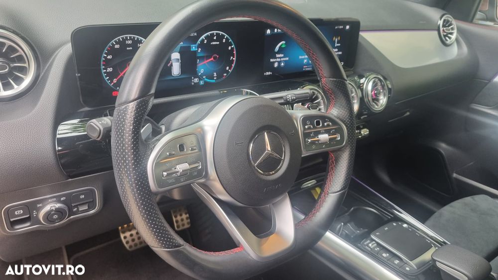 Mercedes-Benz GLA - 9