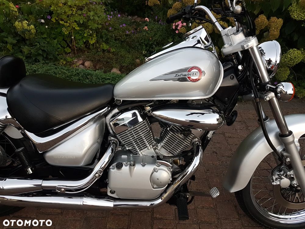Suzuki Intruder - 3