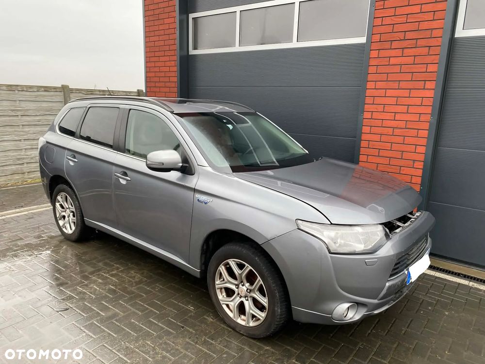 Mitsubishi Outlander 2.4 4WD - 32