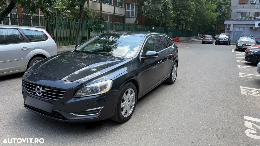 Volvo V60 D4 Geartronic Momentum - 1