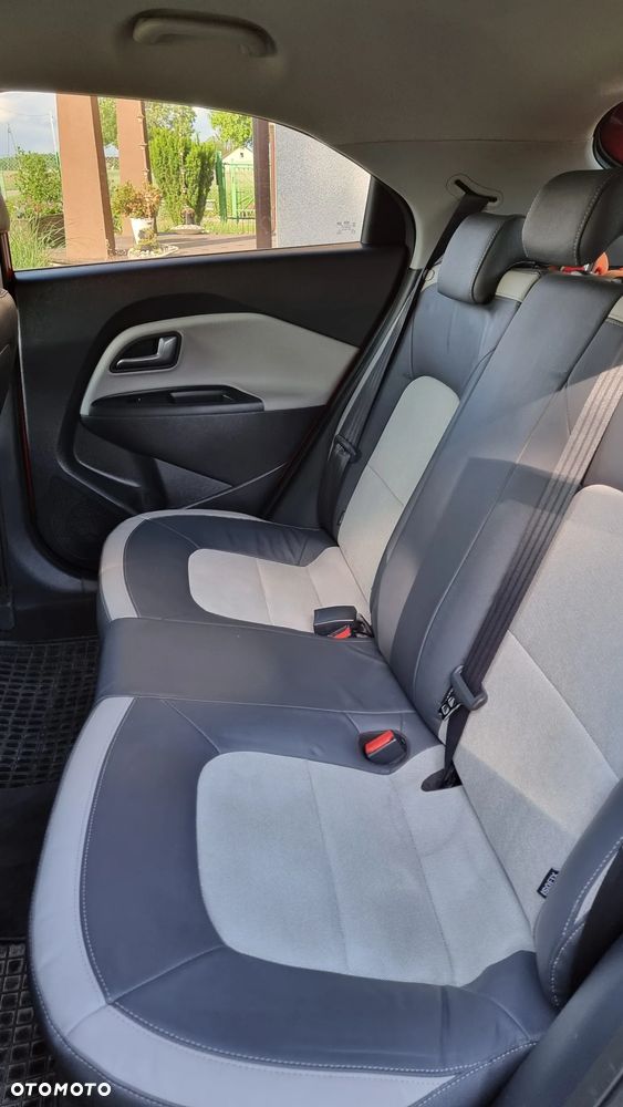 Kia Rio 1.4 CRDI Spirit - 10